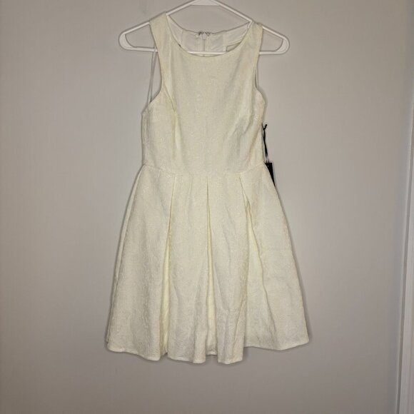 LULUS Sz Small NEW Sleeveless Racerback Pleated Lace Dress Off White Bridal - Picture 1 of 6